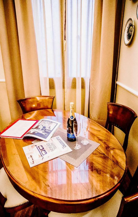 Acacia Firenze -Timo Apartment Bagian luar foto